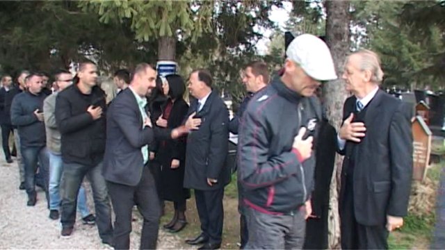 Homazhe për nderë të 18 vjetorit të rënies së Heroit Yll Morina - Lajme