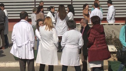 Report TV - Në rritje numri i mjekëve që  kërkojnë të largohen jashtë