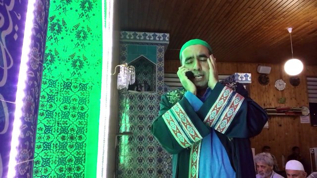 Arap makami ezan. Yanik Medine ezanindan tadimlik. Hafiz Metin Demirtas arap makami ezan. Dünyanin en güzel ezanlarini dinleyin. Ezani makam ile okumak. Kiraat süper arap makami cok güzel kiraat. Ezan izle.Dünyanin güzel ezan okuma birincisi.Azan Madinah.