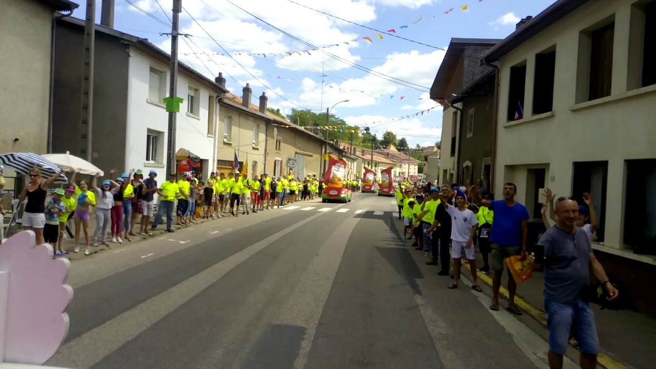 Bicqueley (54) en jaune fluo pour la Tour de Fr...