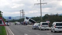 Kargo Kamyonu Karşı Şeride Geçip 3 Araca Çarptı (2) - Balıkesir