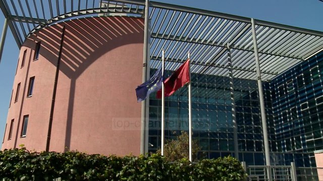 Përdornin mbiemrin e Shullazit për të vënë gjoba - Top Channel Albania - News - Lajme