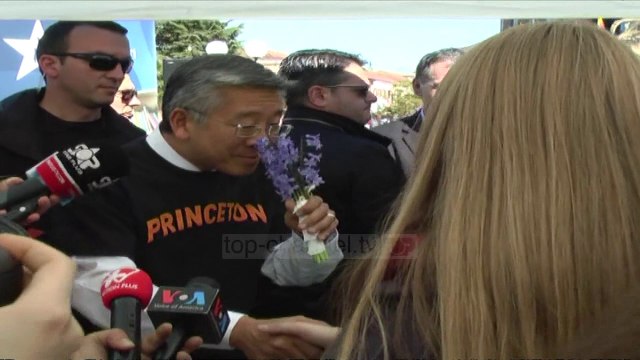 Shkodër, bursa për studentët ekselentë - Top Channel Albania - News - Lajme