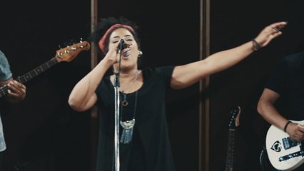 Sarah Oliveira - Sarah Live Session: Deus No Comando