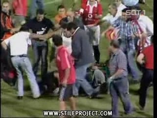 Pestaggio Stadio durante Partita di Calcio