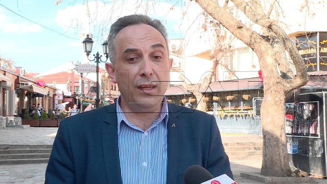 МОН ги обвини директорите кои дозволија учениците да излезат на протести