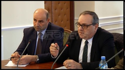 Ora News – Punimet për hekurudhën Tiranë-Rinas-Durrës nisin në shtator