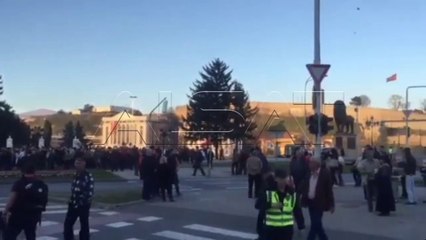 “Për Maqedoni të përbashkët”, fillon protestat para Qeverisë