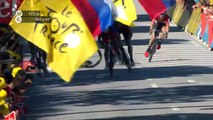 La grosse chute de Mark Cavendish, poussé par Peter Sagan lors du sprint