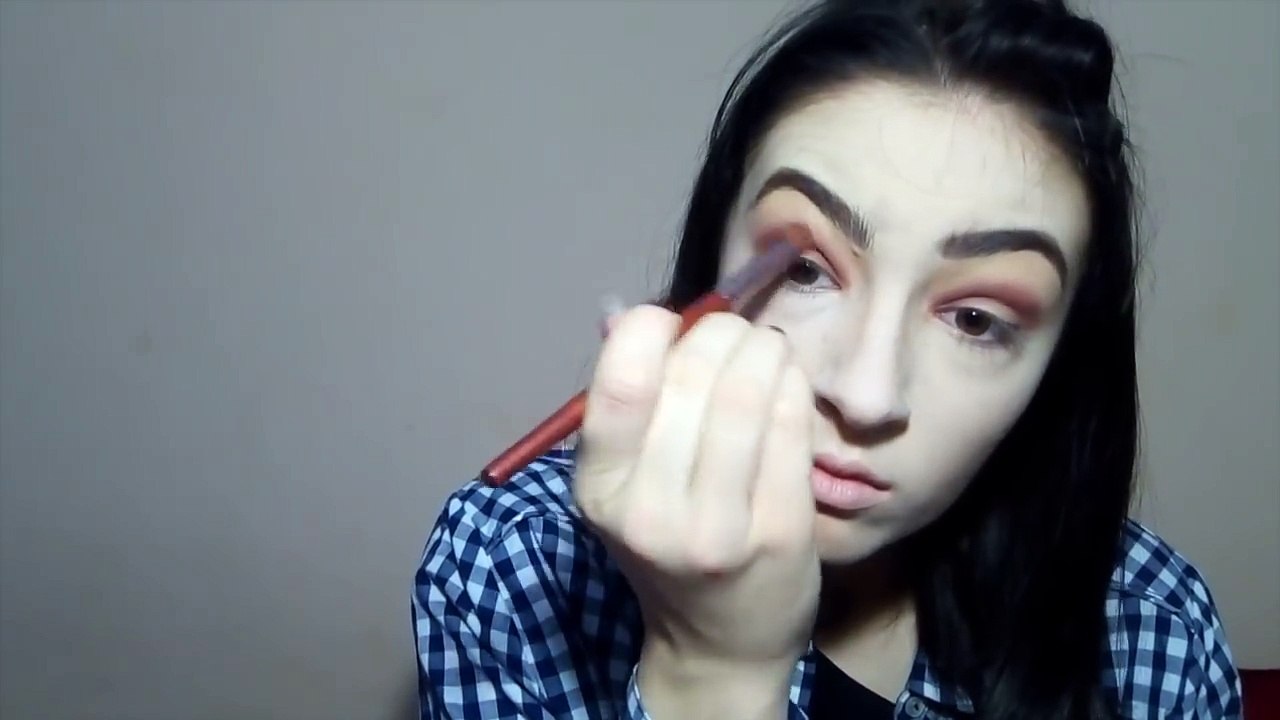 Cranberry Holiday Makeup