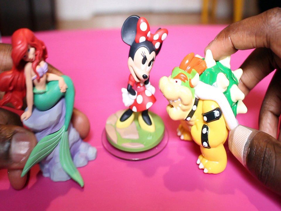 BOWSER IS JEALOUS OF THE ATENTION SPIDERMAN IS GETTING SUPER MARIO MINNIE MOUSE MICKEY LITTLE MERMAID Toys Kids Video