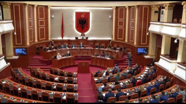 Ora News – Rikonfirmohet mazhoranca, Xhafaj merr 76 vota. S’e votojnë Meta e Idrizi