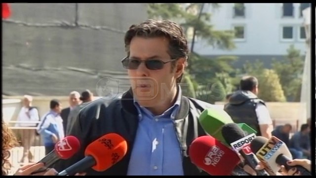 Ora News - Paloka: Opozita nuk do marrë pjesë në zgjedhjet lokale të Kavajës