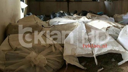 Droga e bllokuar në Berat, dyshohet se do bëhej vaj hashashi