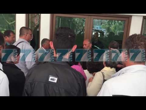 BANORET FSHATIT VERRI NE FIER KUNDER IMPIANTIT TE PLEHRAVE - News, Lajme - Kanali 8