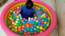indoor pln place for kids ,Play in bath room with balls, Children pla