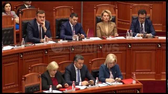 Ora News – Vetingu, plotësojnë dosjet me dokumentet 101 kandidatë aplikantë