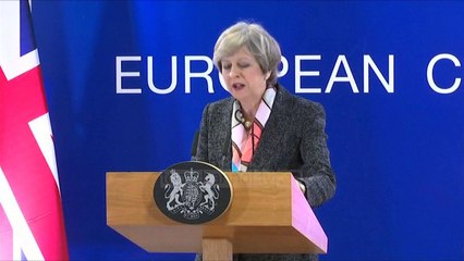 May firmos “divorcin” zyrtar - Top Channel Albania - News - Lajme