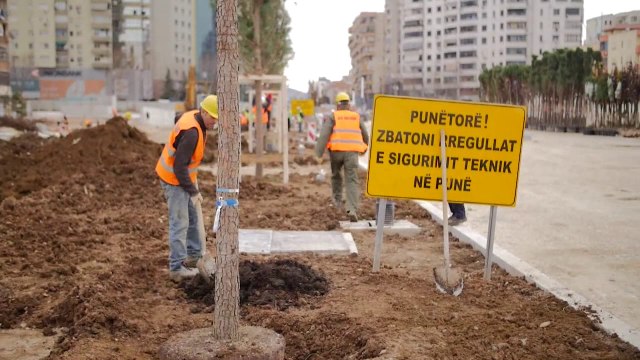 Nis ndriçimi në Bulevardin e Ri - Top Channel Albania - News - Lajme