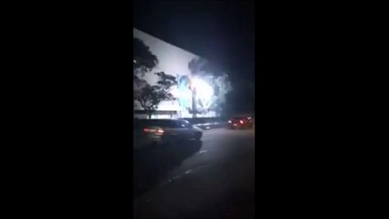 Curto-circuito em rede elétrica na Reta da Penha