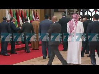 RREZOHET PASI U PENGUA NE TAPET PRESIDENTI I LIBANIT  - News, Lajme - Kanali 10