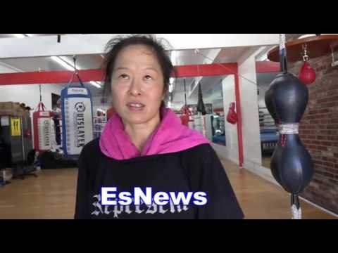 Punching In MMA Gloves vs Punching In Boxing Gloves EsNews Boxing