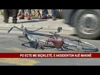 PO ECTE ME BIÇIKLETË, E AKSIDENTON NJË MAKINË