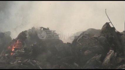 Ora News - Fushë-Krujë mbeturina digjen në qiell të hapur