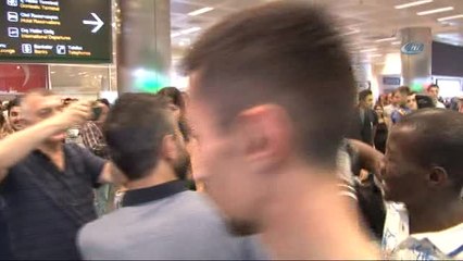 Emenike, Türkiye'ye Geldi