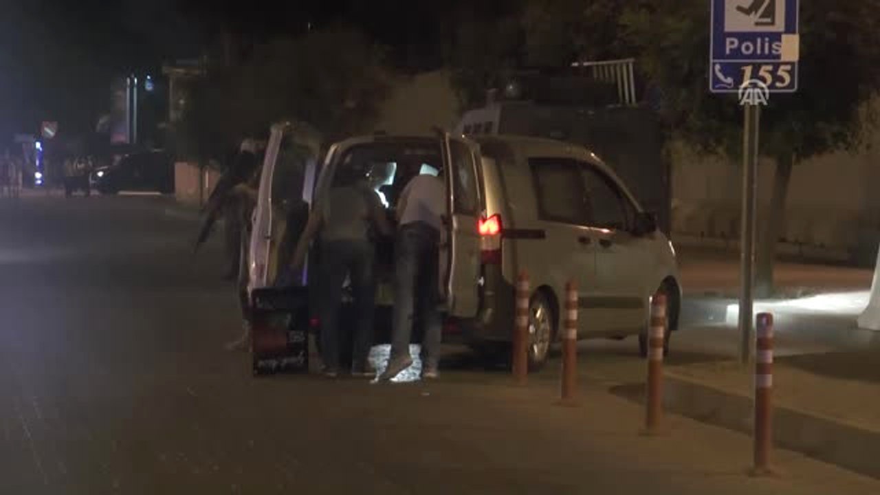 Akaryakıt Istasyonunda Silahlı Kavga: 2 Yaralı