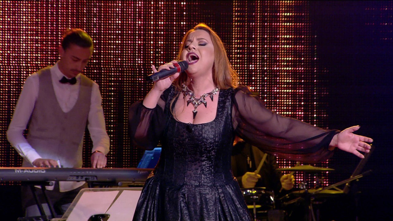 Vikena Kamenica - Tu Si' Na Cosa Grande - E Diell 02/04/2017