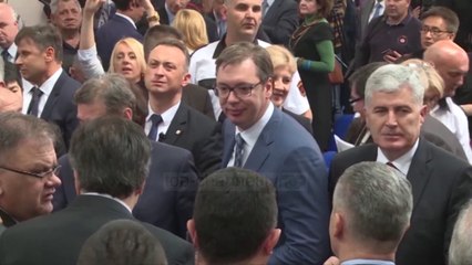 Serbi, protesta "anonime" anti-Vuçiç - Top Channel Albania - News - Lajme