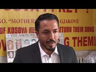 Boksieri Erzen Rrustemi viziton nënat e dëshmorëve dhe martirëve gjakovarë - Lajme