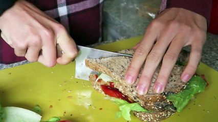 WHAT I EAT IN A DAY WHILE TRAVELING   VEGAN - YouTube