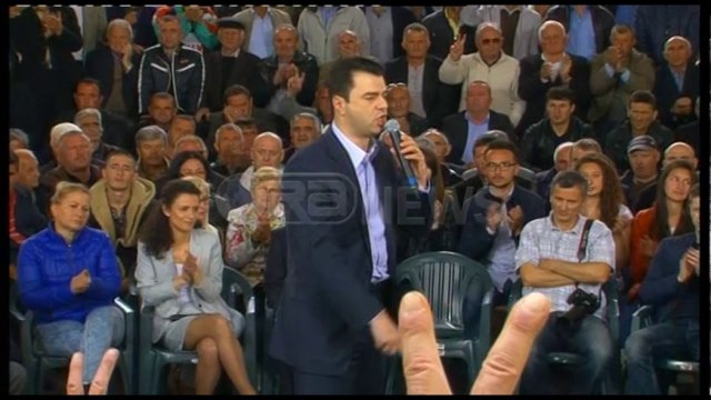 Ora News - Protesta - Basha: Të mbyllësh sytë para drogës, ose je i papërgjegjshëm o i korruptuar