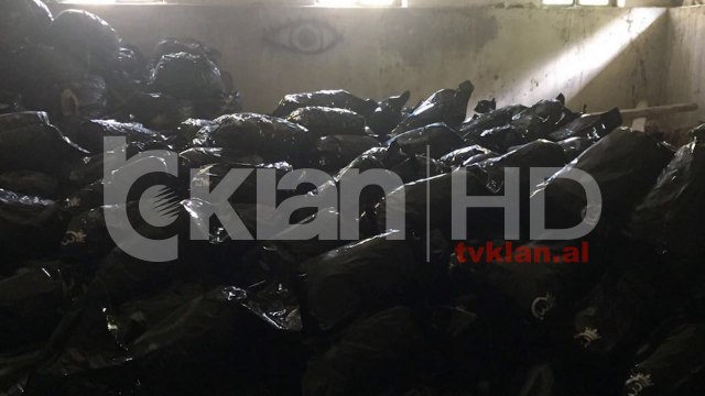 Zbulohet magazina me disa ton kanabis në Përmet