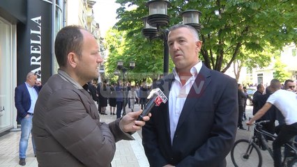 Report TV - Erzen Breçani kujton kafen e fundit me Artan Cukun