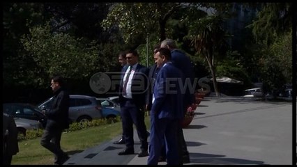 Ora News - Më 7 Maj protestë - Zgjedhjet e 18 qershorit, Opozita këmbëngul: S’regjistrohemi pa pakt