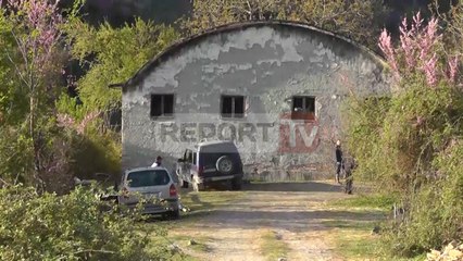 Télécharger la video: Report TV - Depo me 12 ton kanabis, Report TV në fshatin Pagri të Përmetit