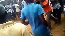 ميت فى النعش يشير الى من قتله !! لن تصدق ما ستراه