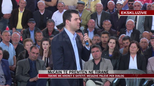 McCain takon krerët e shtetit në Tiranë, thirrje për dialog - News, Lajme - Vizion Plus