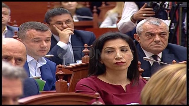 Ora News - Komisionet e Vettingut - Kuvendi miraton anëtarët e komisionit Ad-Hoc, Idrizi “rrëzohet”!