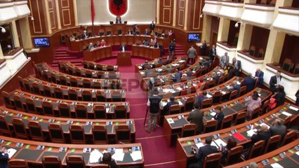 Report TV - Ben Blushi merr fjalën, Rama dhe disa ministra lënë sallën