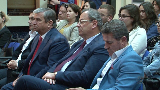 Romani Funerali i hijes nga Odise Kote - News, Lajme - Vizion Plus