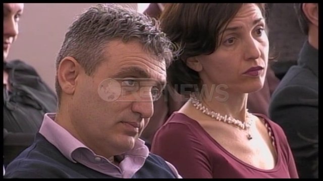 Ora News - Rama me artistët e rinj: Keqardhje për atë që nuk është bërë për artin
