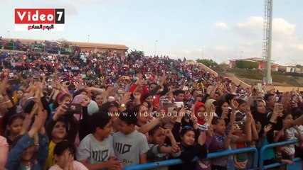 أحمد شيبه يغنى "اللى منى" لايف