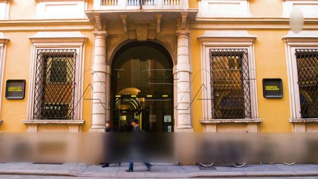 Италија, банка што издава кредит во пармезан