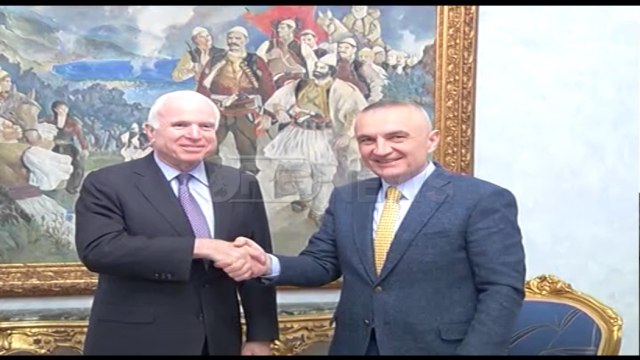 Ora News - Meta- McCain: Të krijohet klima për zgjedhje me standarde