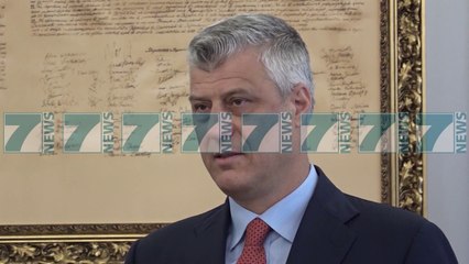 KOSOVA NDERON SENATORIN McCAIN ME DEKORATEN ME TE LARTE - News, Lajme - Kanali 12