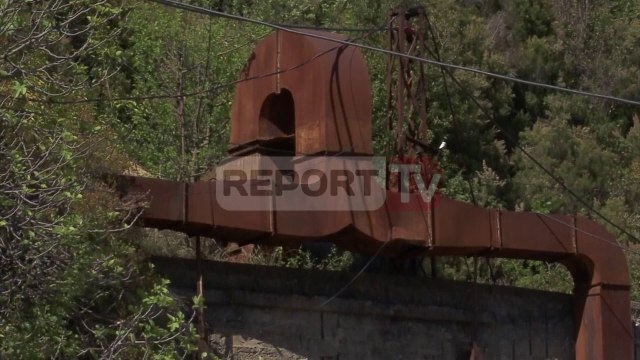 Report TV - Shkozë,zbulohet një laborator droge, arrestohen 10 persona